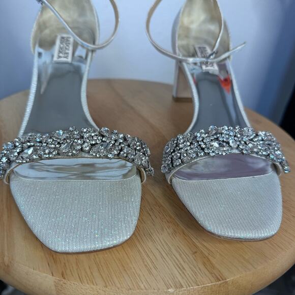 Badgley Mischka Silver Crystal Block Heel Sandals 10 Wedding Evening Bridal Shoe - Picture 3 of 9